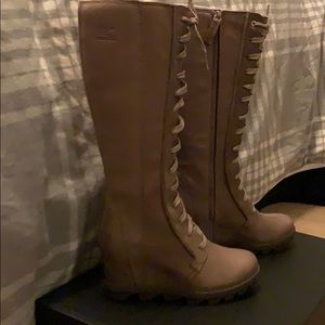 Joan of Artic Wedge II Tall - size 7, brand new